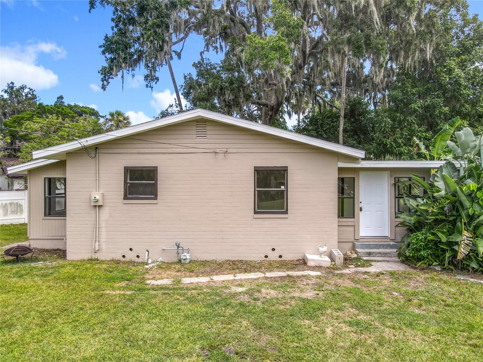 Image 43 of 49 For 633 1 2 Elm Avenue