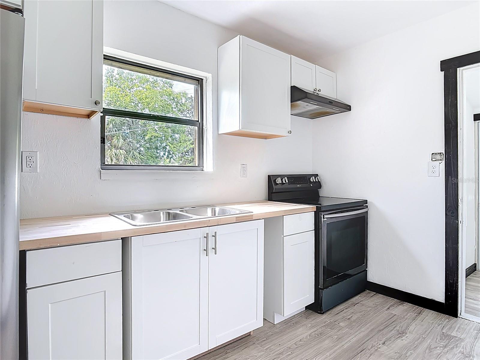 Image 6 of 49 For 633 1 2 Elm Avenue