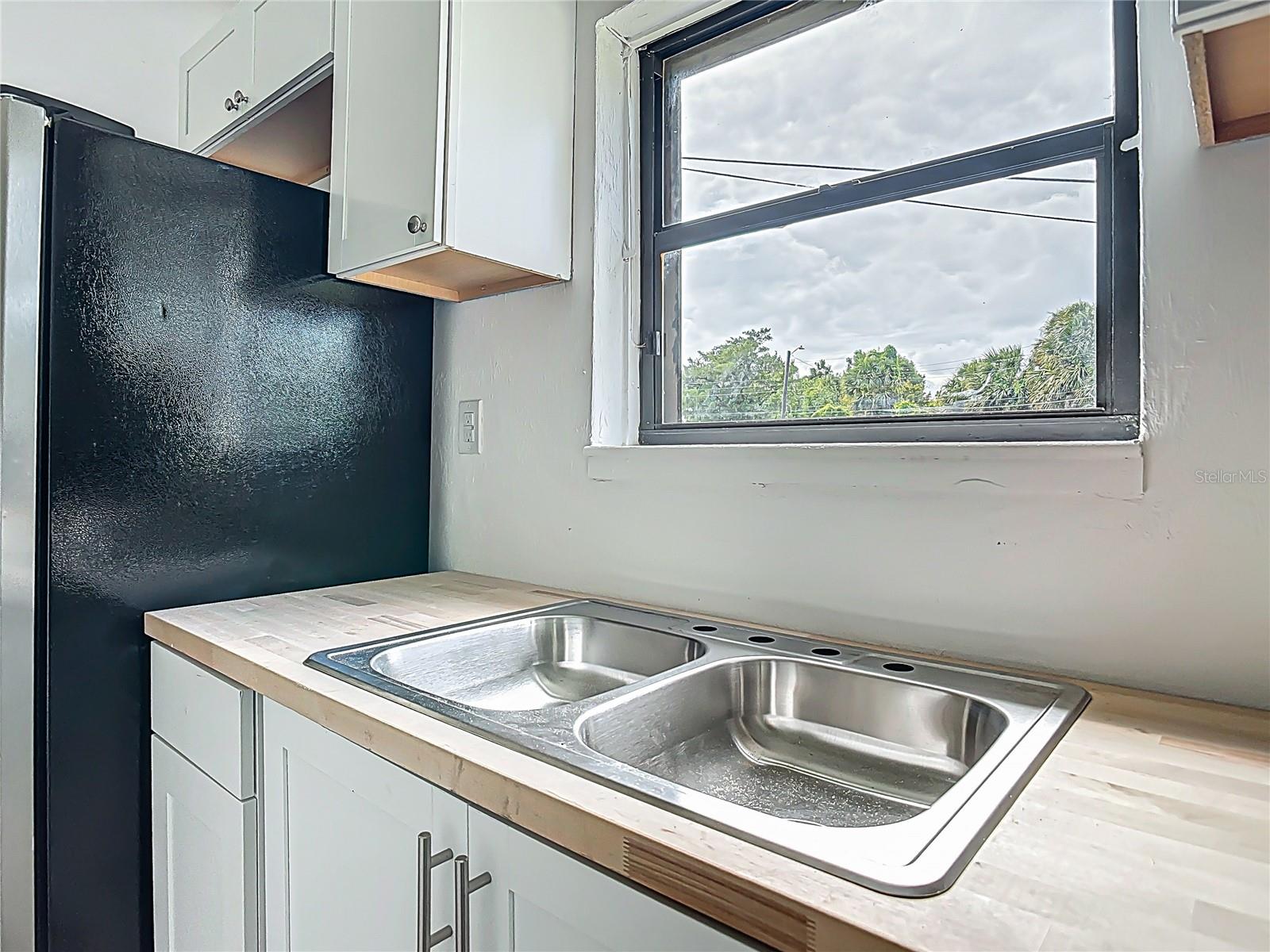 Image 9 of 49 For 633 1 2 Elm Avenue