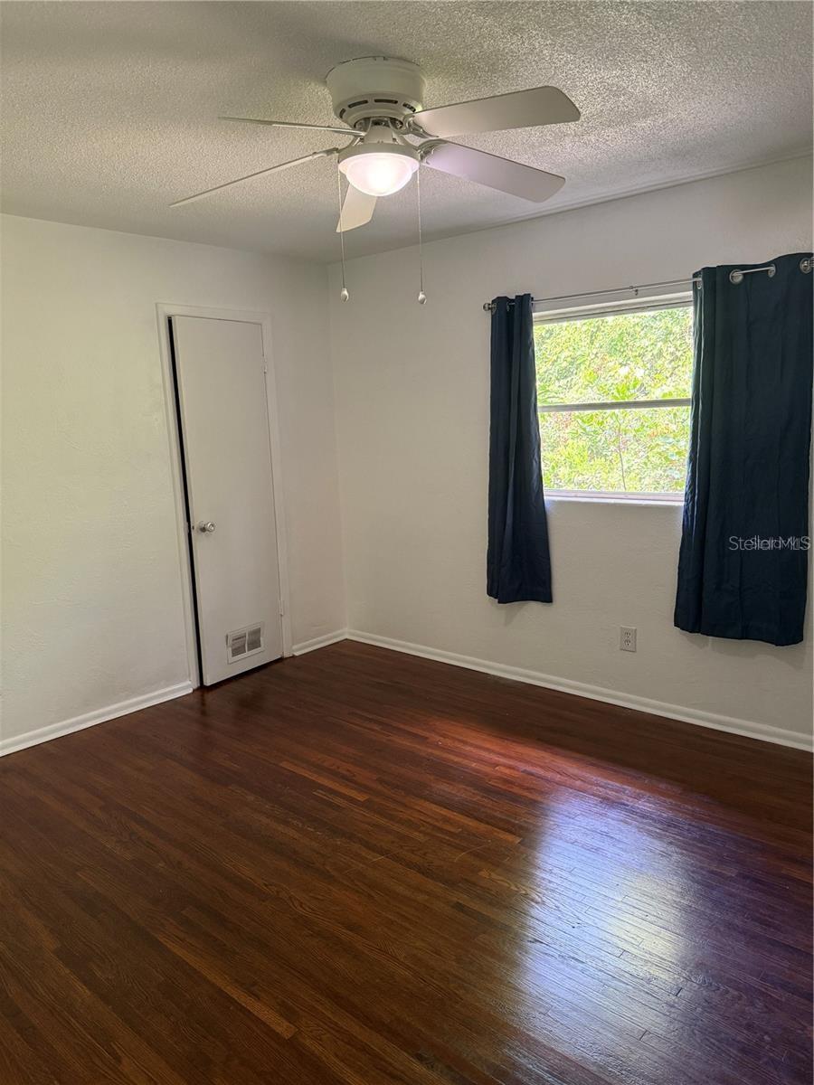 Image 6 of 8 For 1570 Beresford Avenue