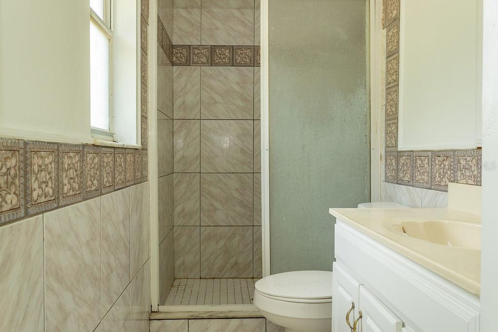 Image 6 of 10 For 841 May Street