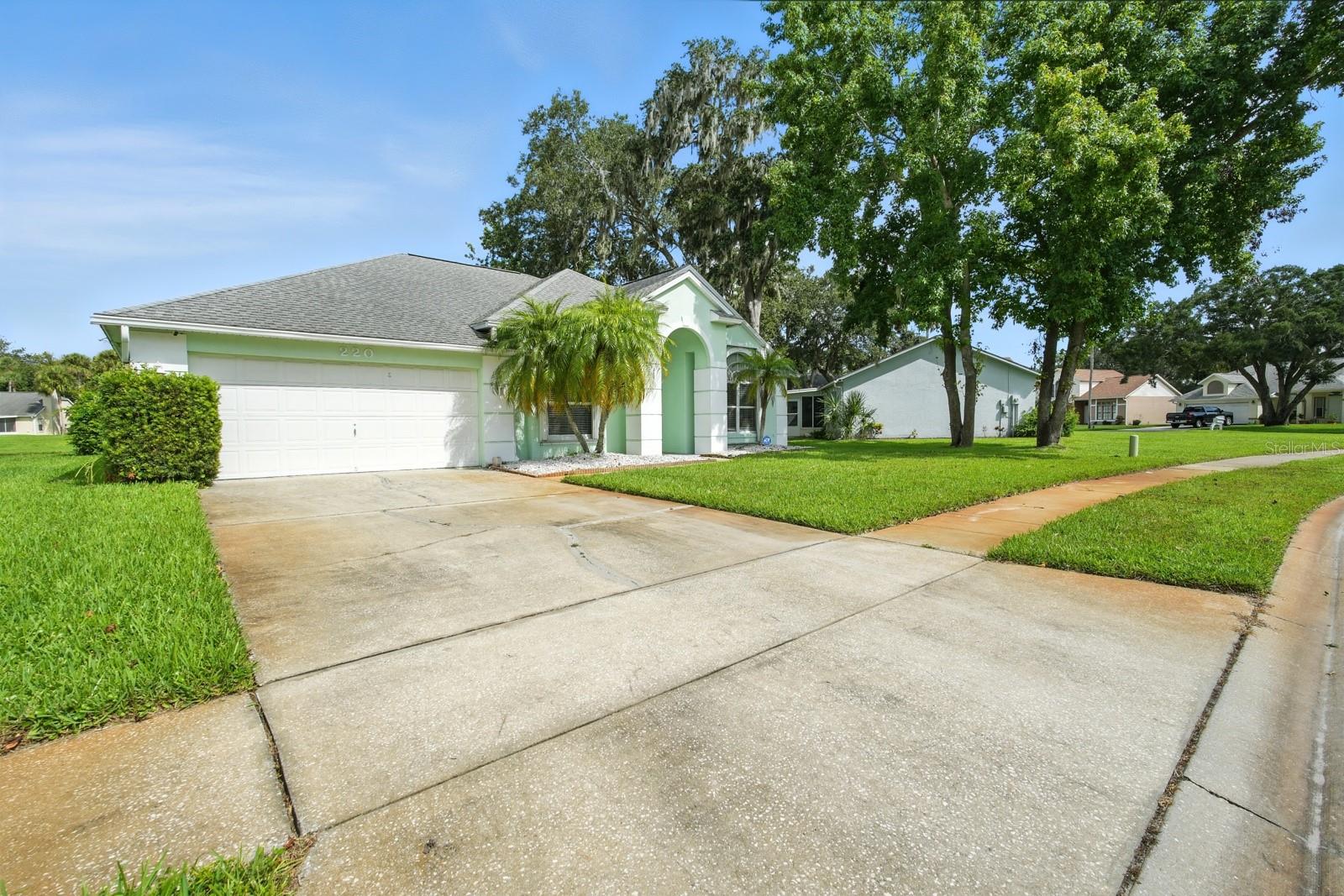 Image 31 of 33 For 220 Hollowbrook Circle