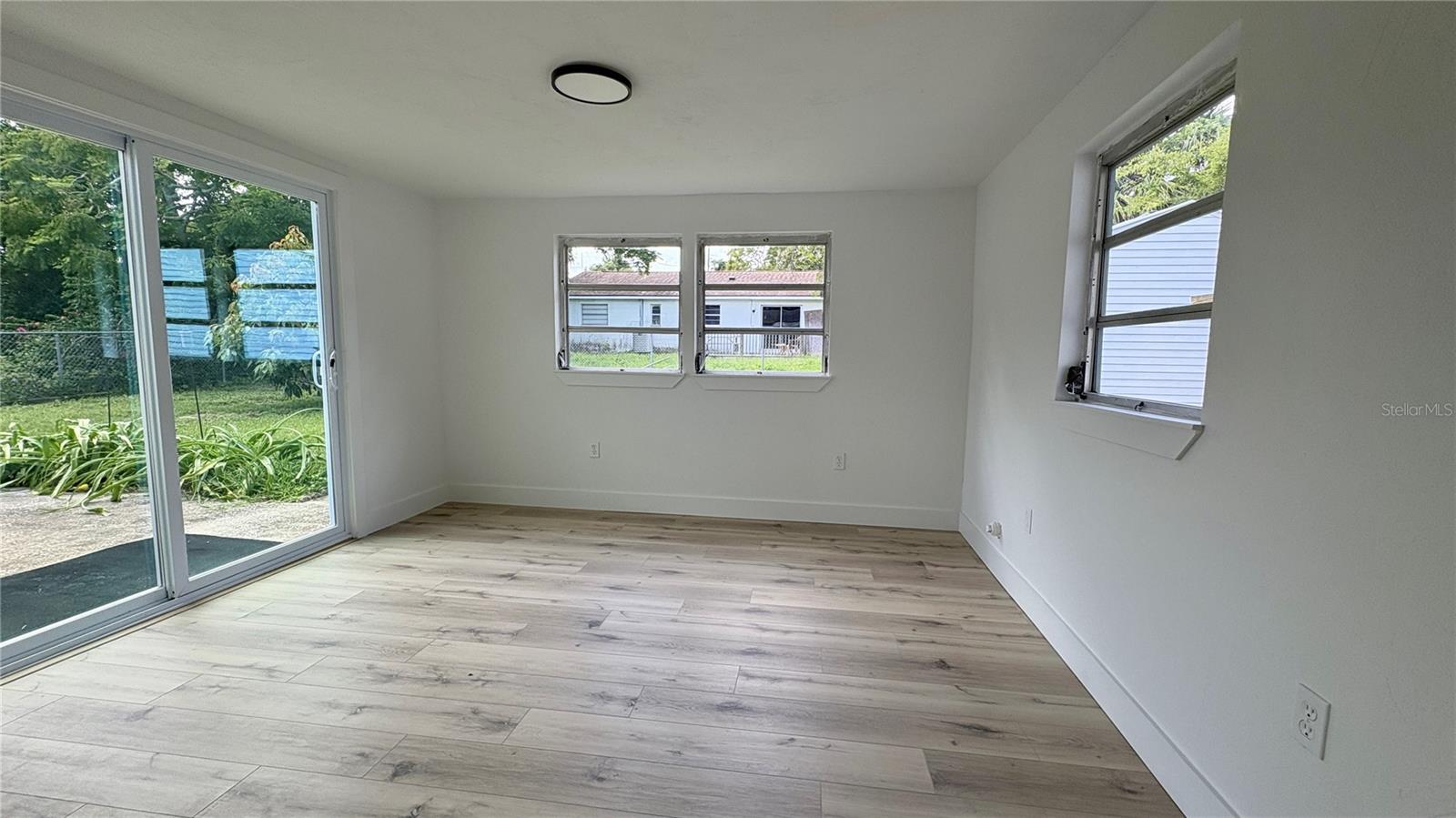 Image 10 of 25 For 1412 San Jose Boulevard