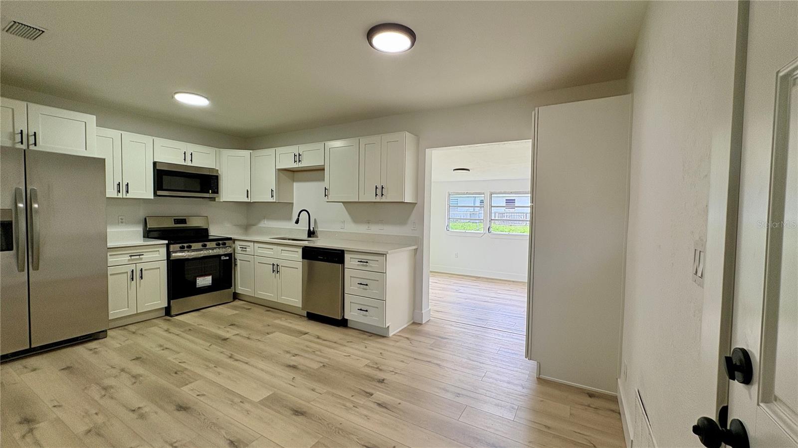 Image 2 of 25 For 1412 San Jose Boulevard