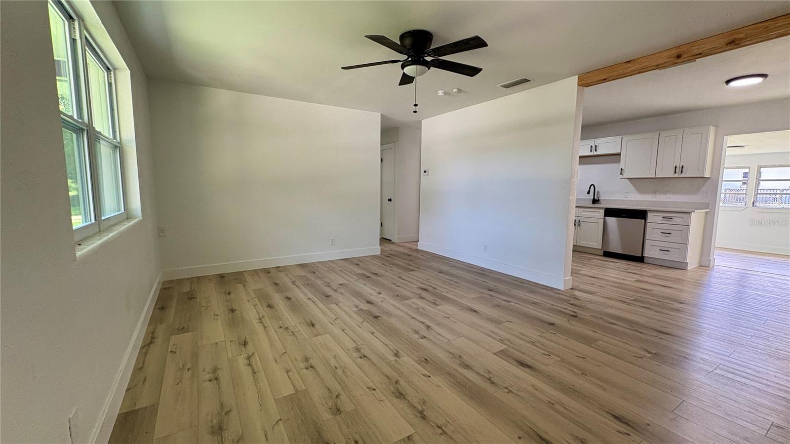 Image 5 of 25 For 1412 San Jose Boulevard