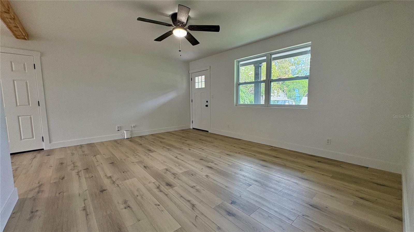 Image 7 of 25 For 1412 San Jose Boulevard