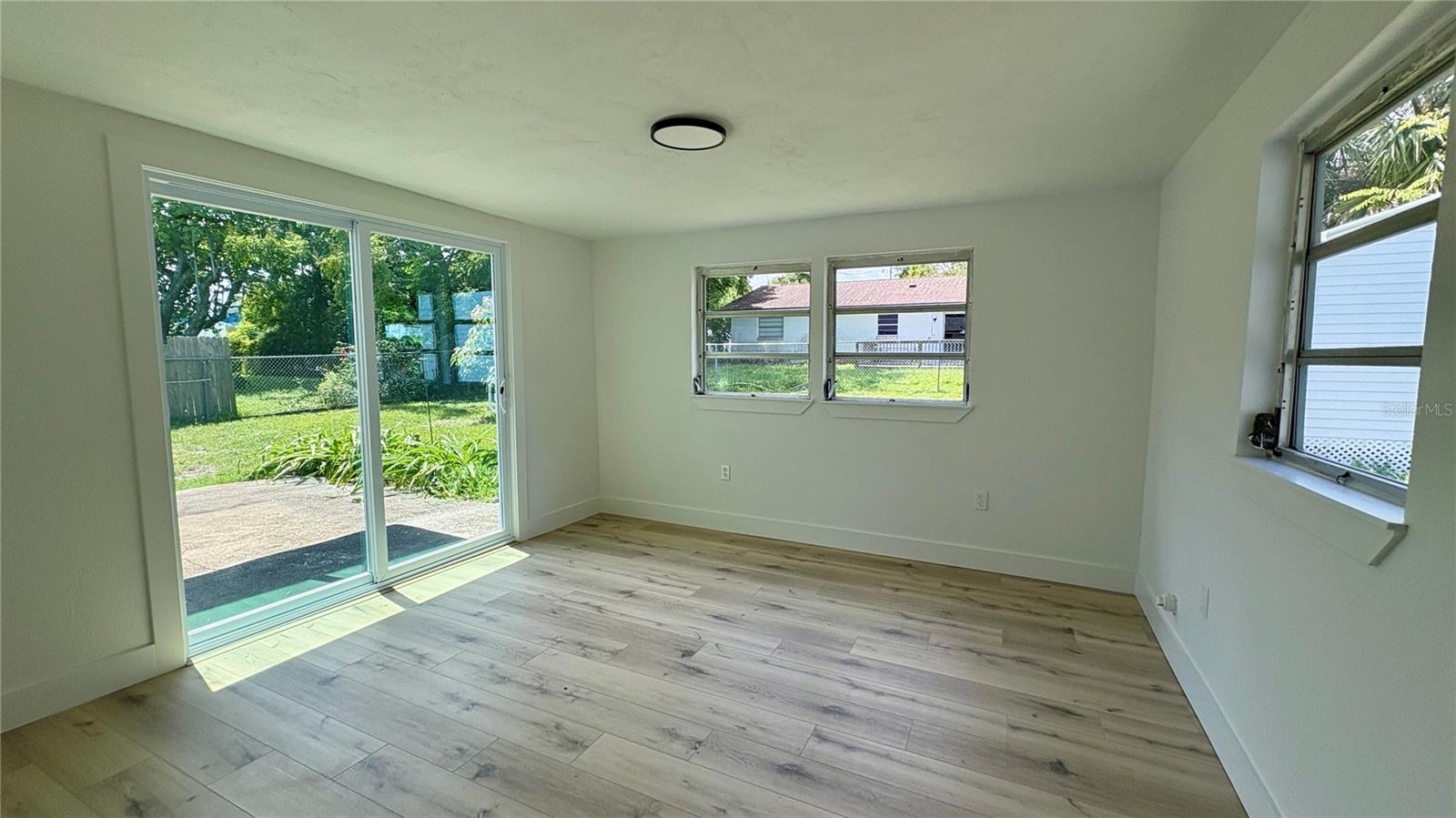 Image 8 of 25 For 1412 San Jose Boulevard