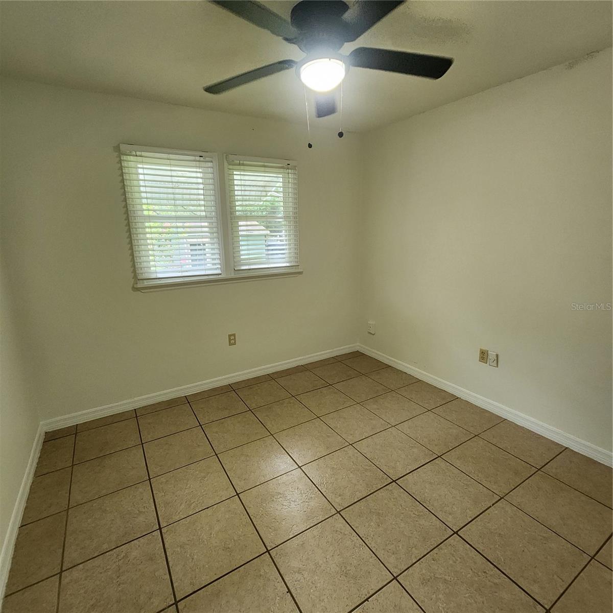 Image 7 of 10 For 1162 Gage Avenue