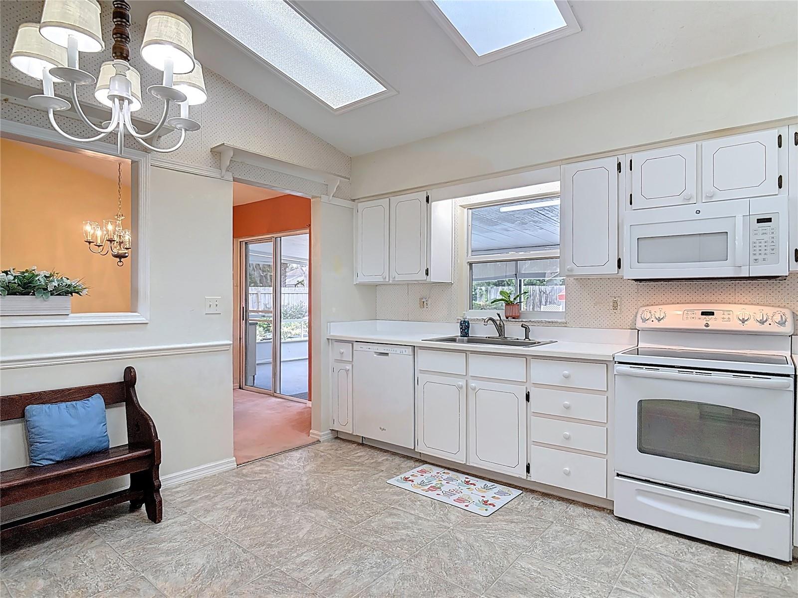 Image 14 of 61 For 5952 Park Ridge Drive