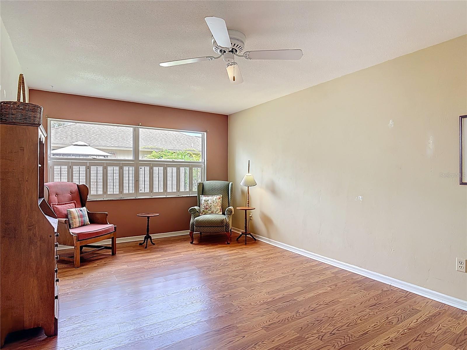 Image 18 of 61 For 5952 Park Ridge Drive