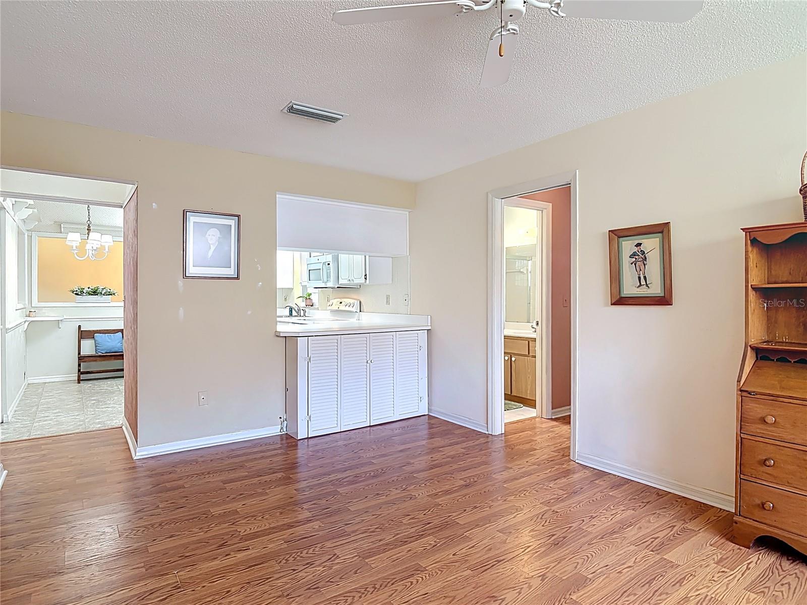 Image 19 of 61 For 5952 Park Ridge Drive