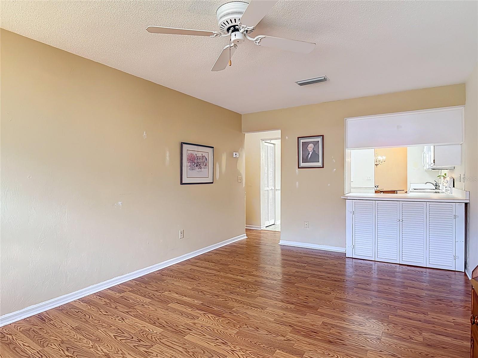 Image 20 of 61 For 5952 Park Ridge Drive