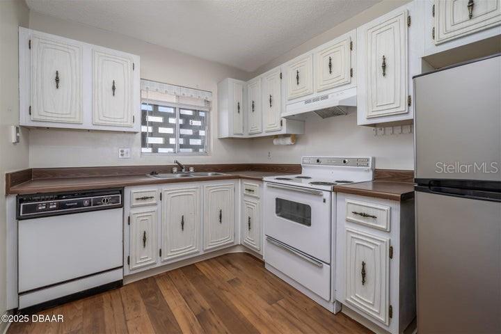 Image 11 of 29 For 2711 Halifax Avenue 789