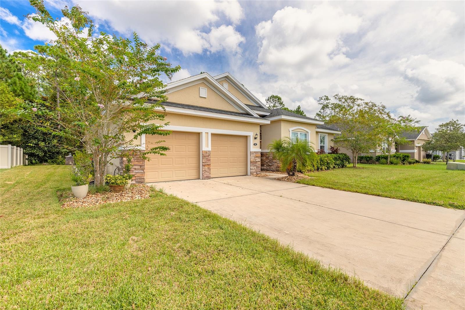 Image 3 of 58 For 31 Abacus Avenue