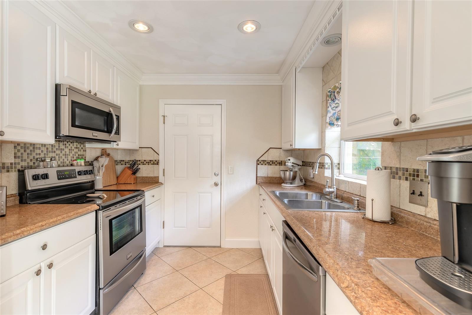 Image 11 of 39 For 435 8th Street