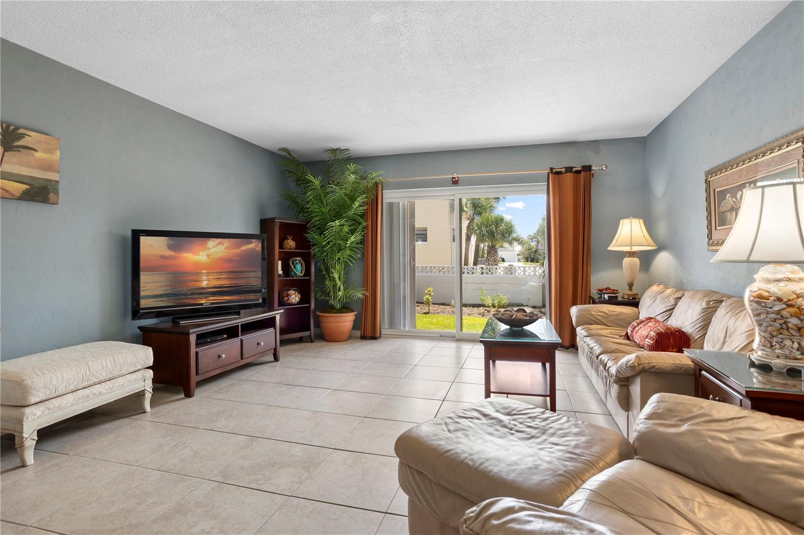 Image 17 of 41 For 2800 Ocean Shore Boulevard 9