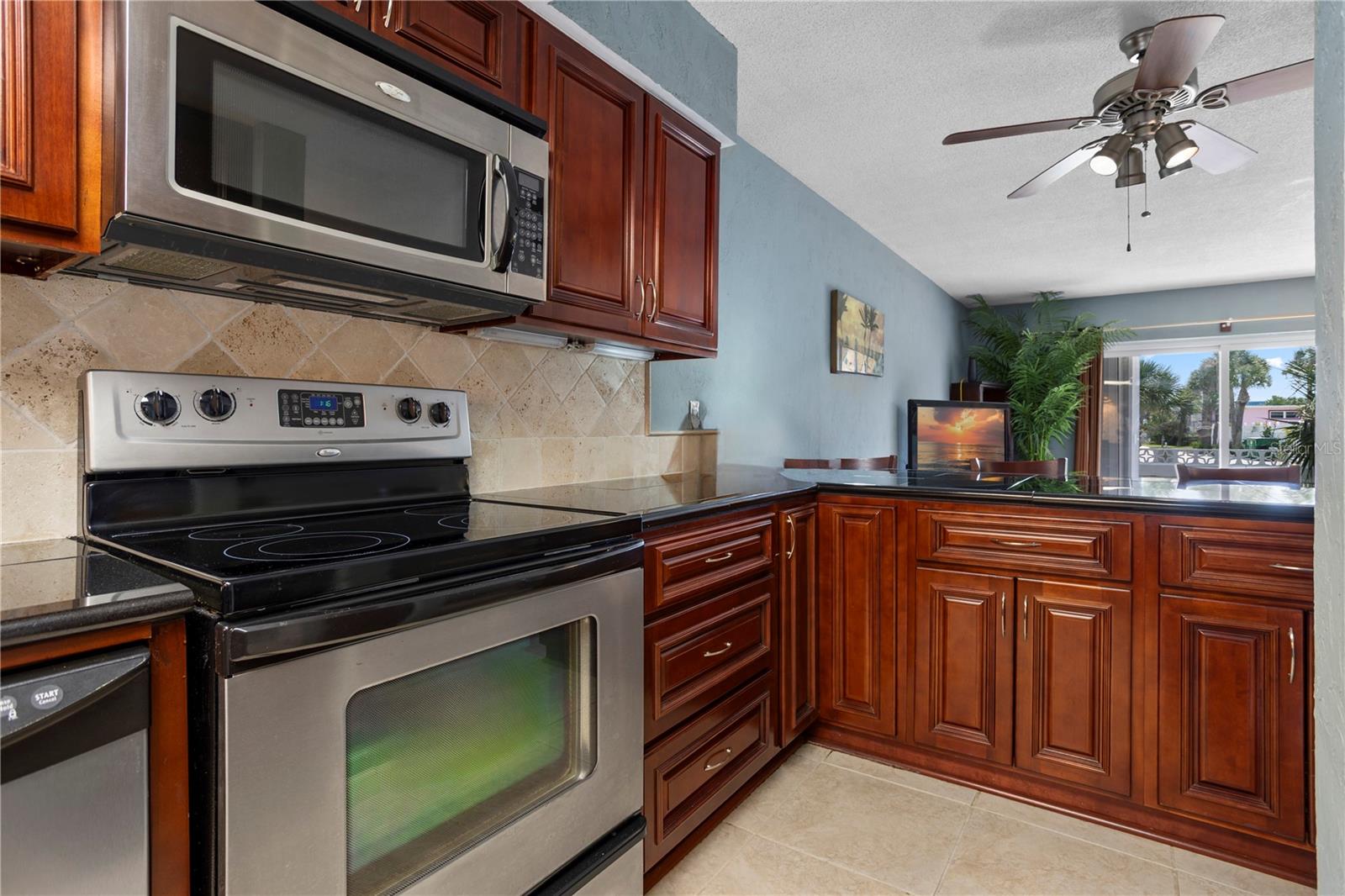 Image 21 of 41 For 2800 Ocean Shore Boulevard 9