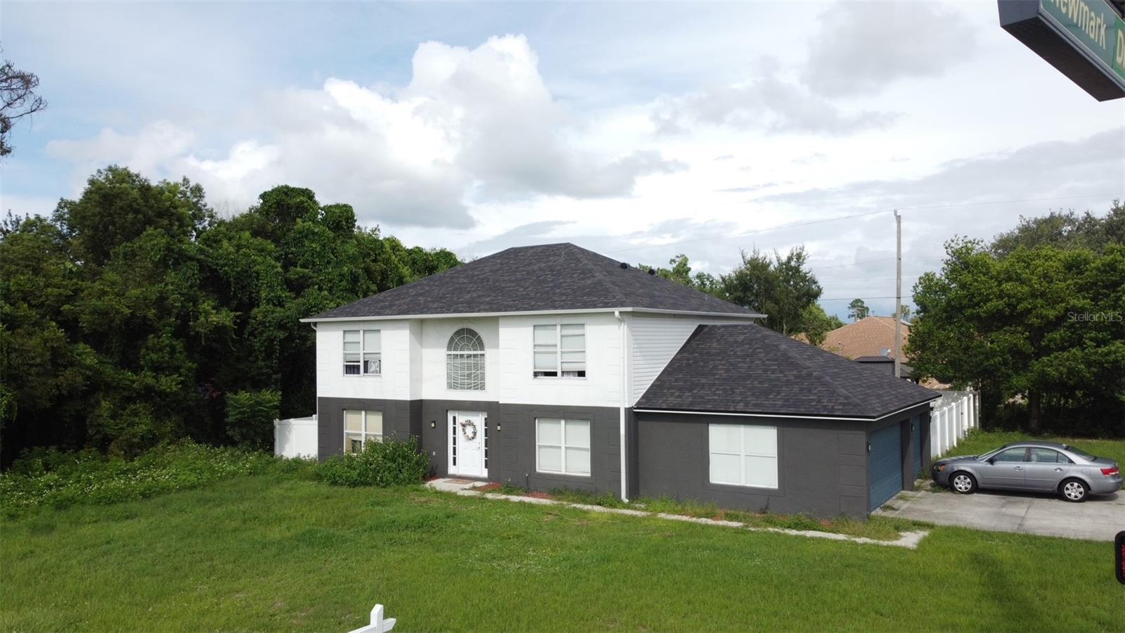 Image 4 of 5 For 1780 Howland Boulevard