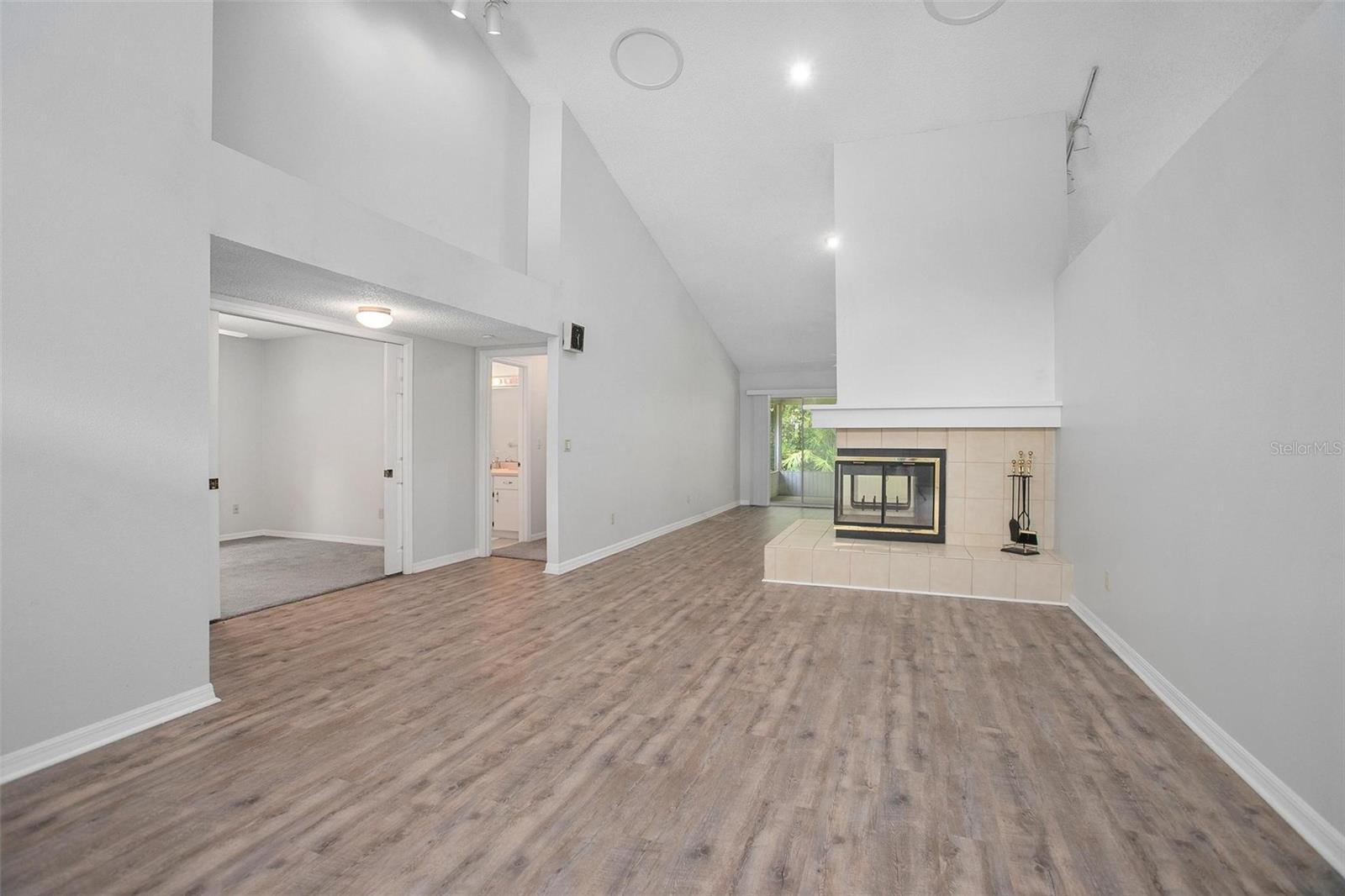 Image 19 of 48 For 127 Muirfield Drive