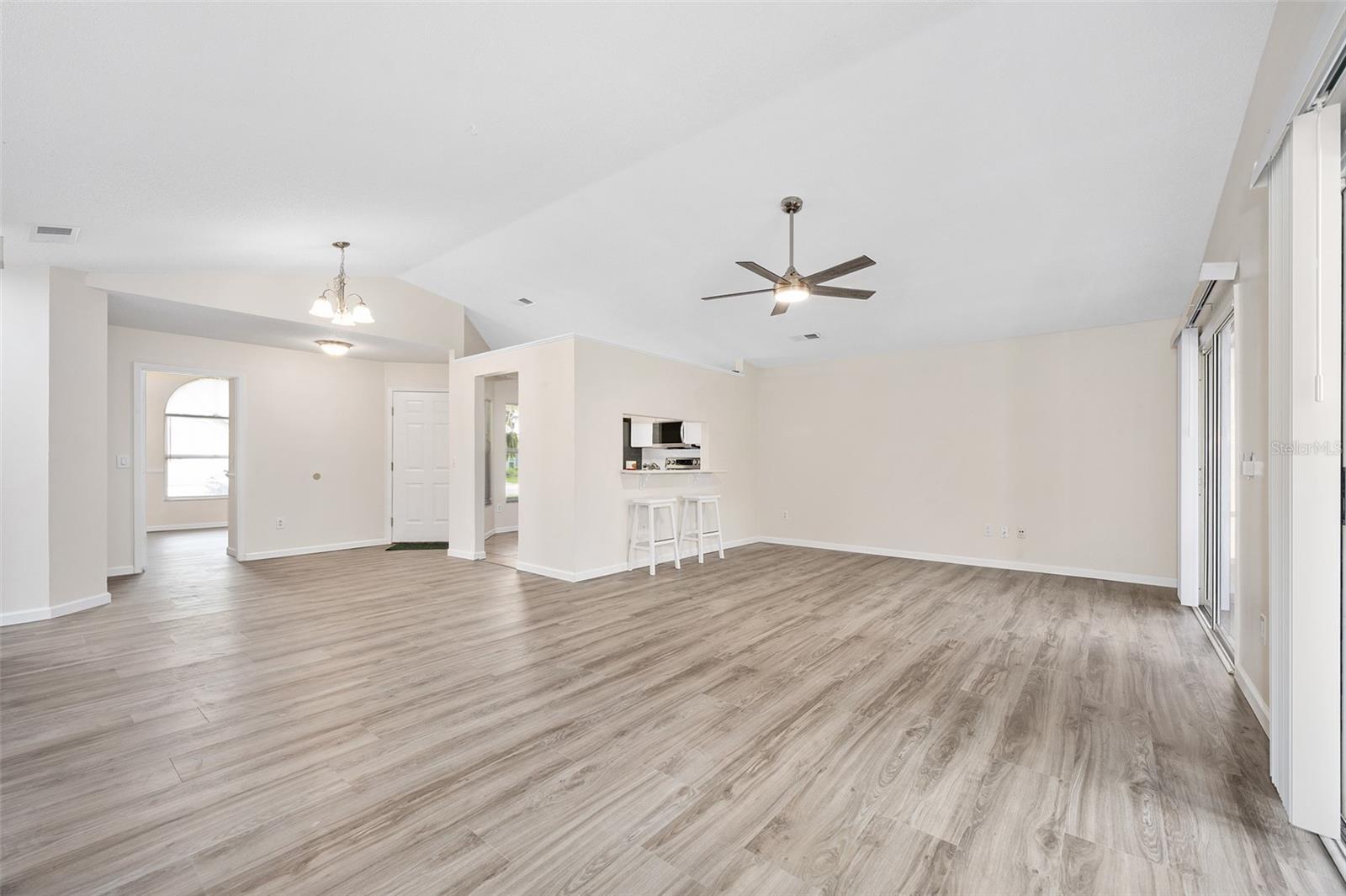 Image 11 of 38 For 5889 Woodpoint Terrace