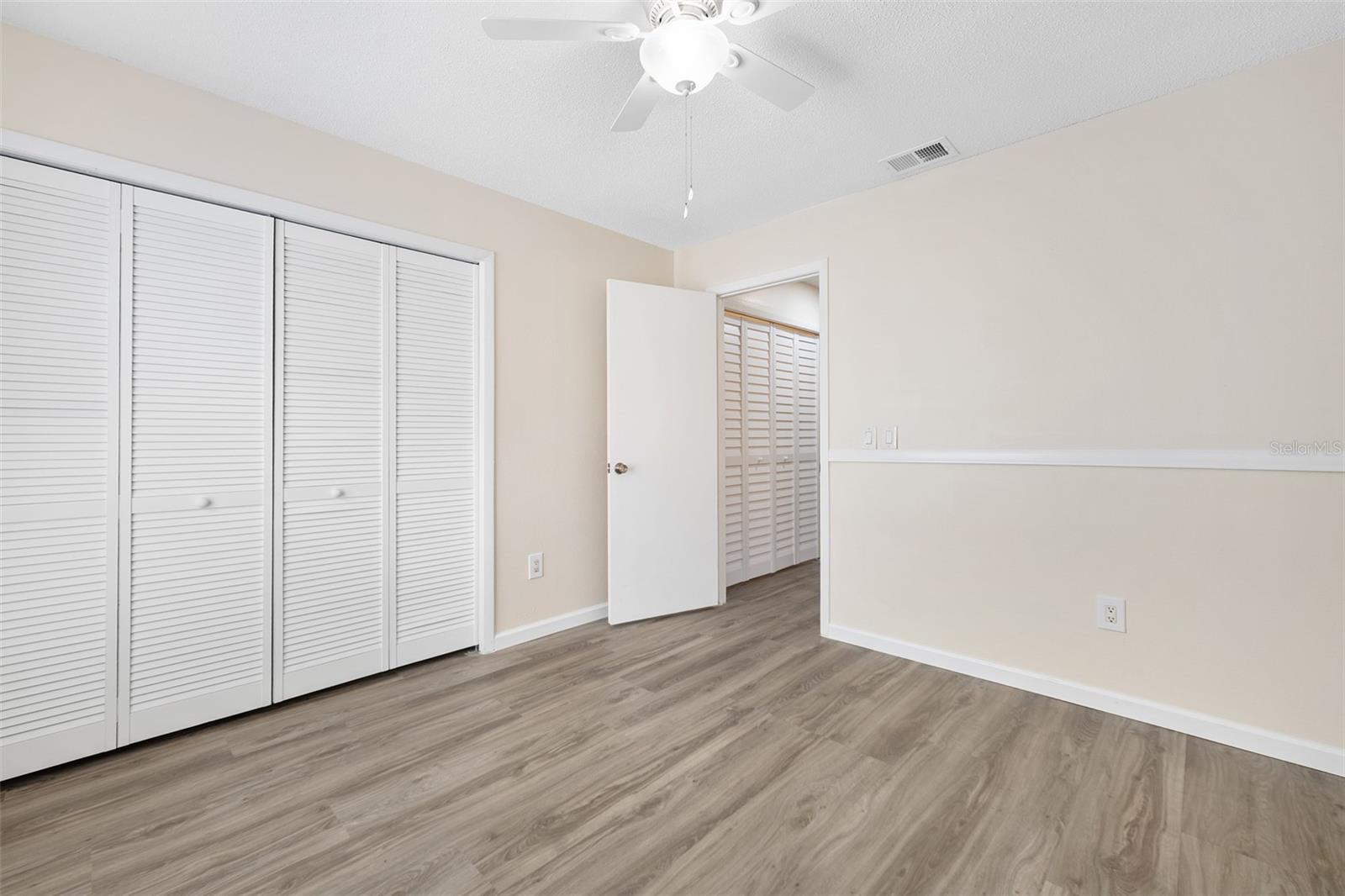 Image 23 of 38 For 5889 Woodpoint Terrace