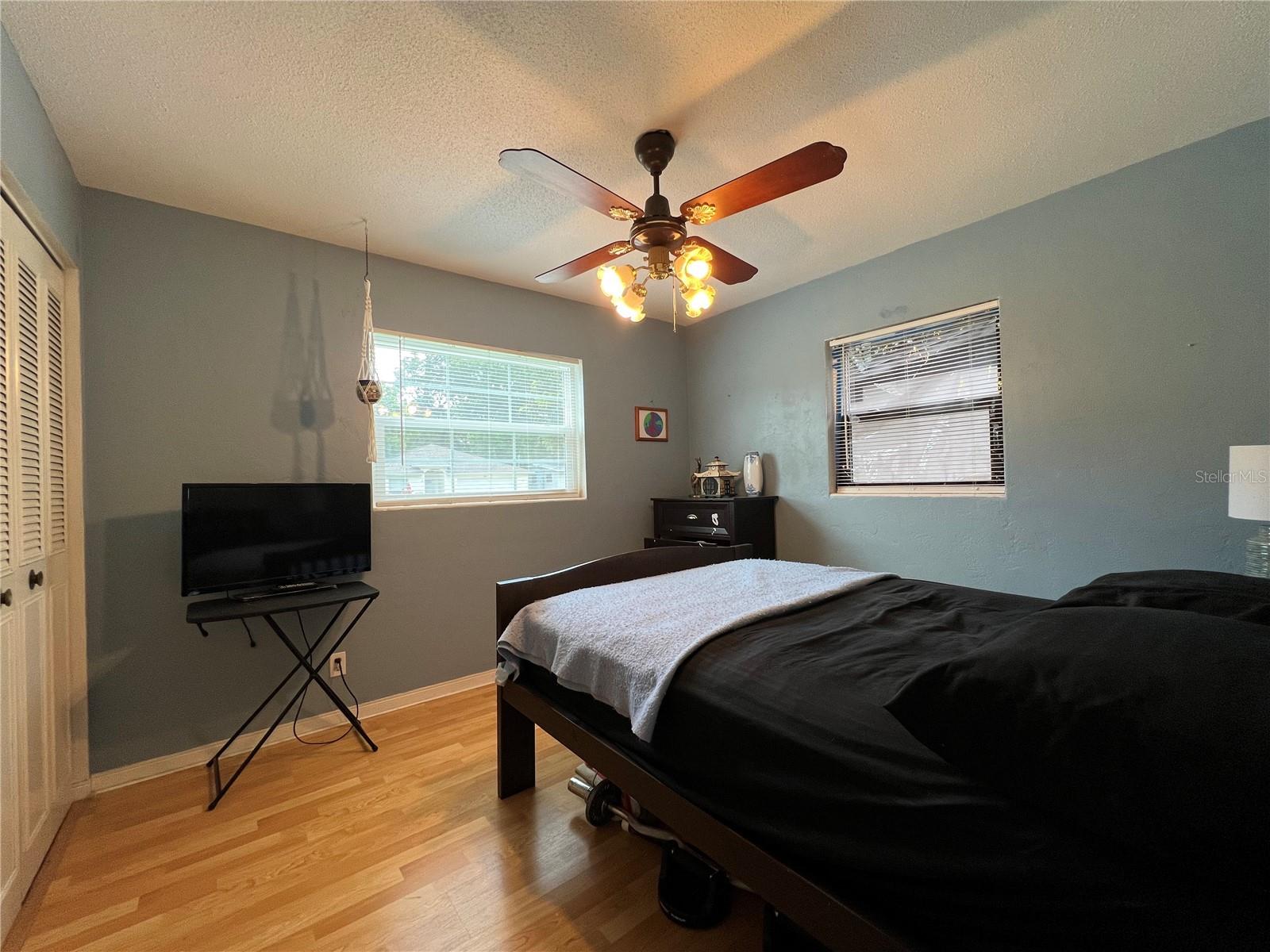 Image 11 of 21 For 518 Katherine Street