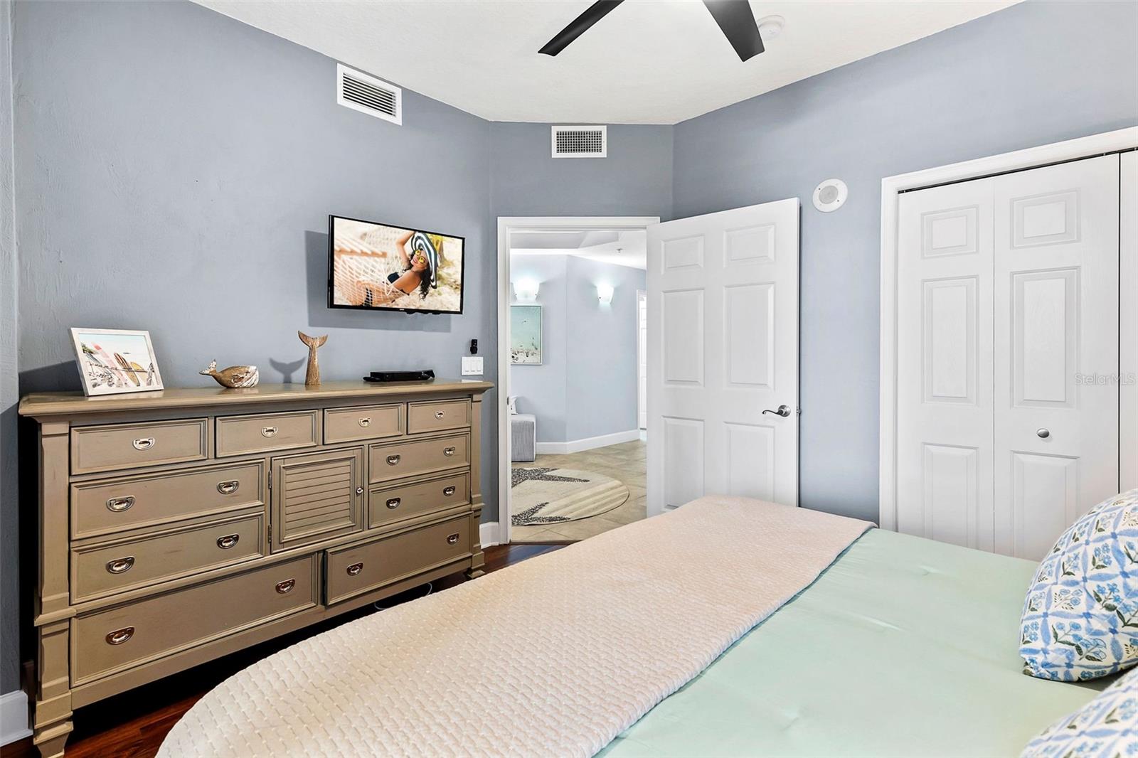 Image 10 of 59 For 2403 Atlantic Avenue 509