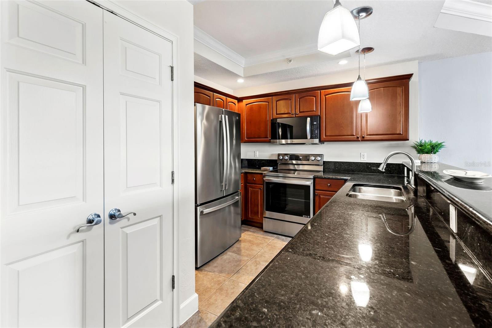 Image 17 of 59 For 2403 Atlantic Avenue 509