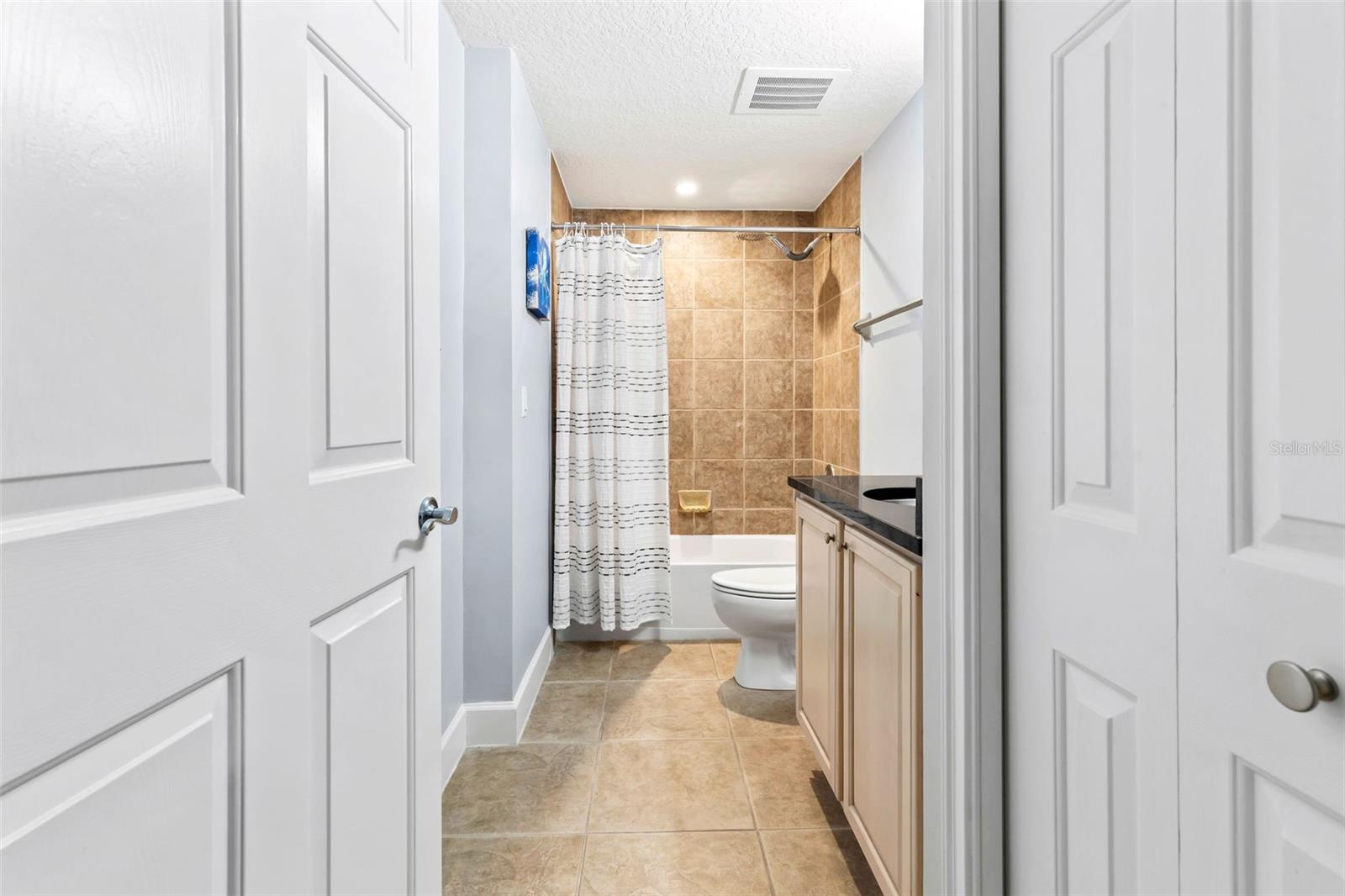 Image 4 of 59 For 2403 Atlantic Avenue 509