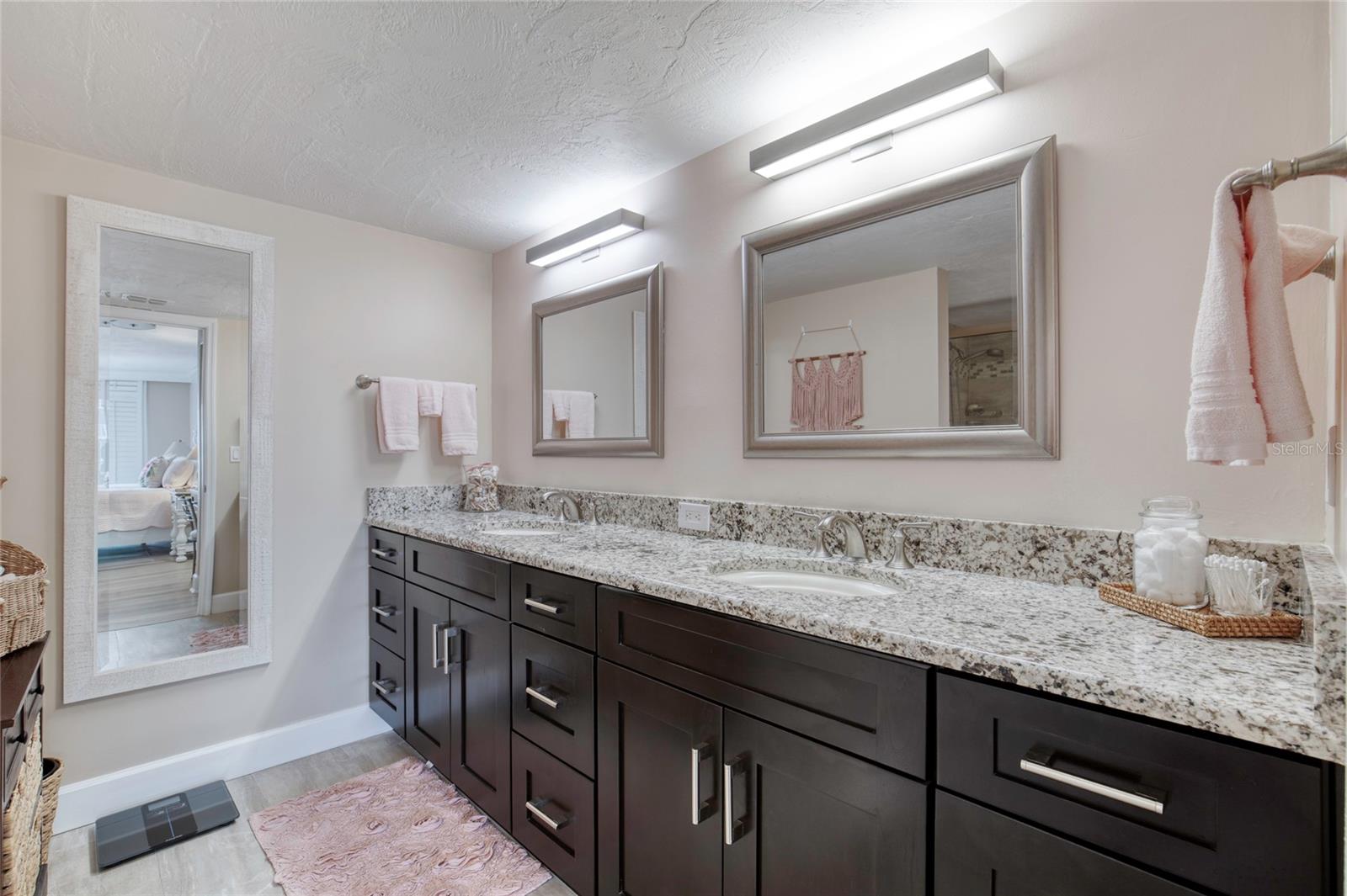 Image 35 of 73 For 1 John Anderson Drive 6070
