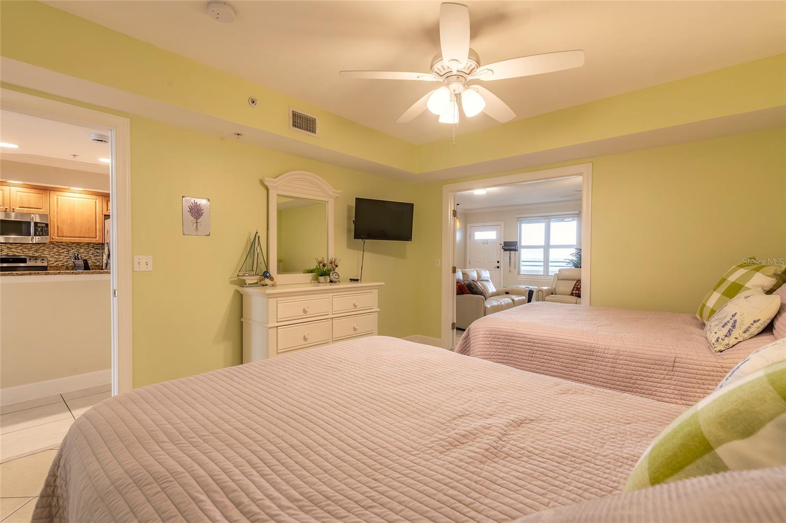 Image 10 of 47 For 3315 Atlantic Avenue 1106