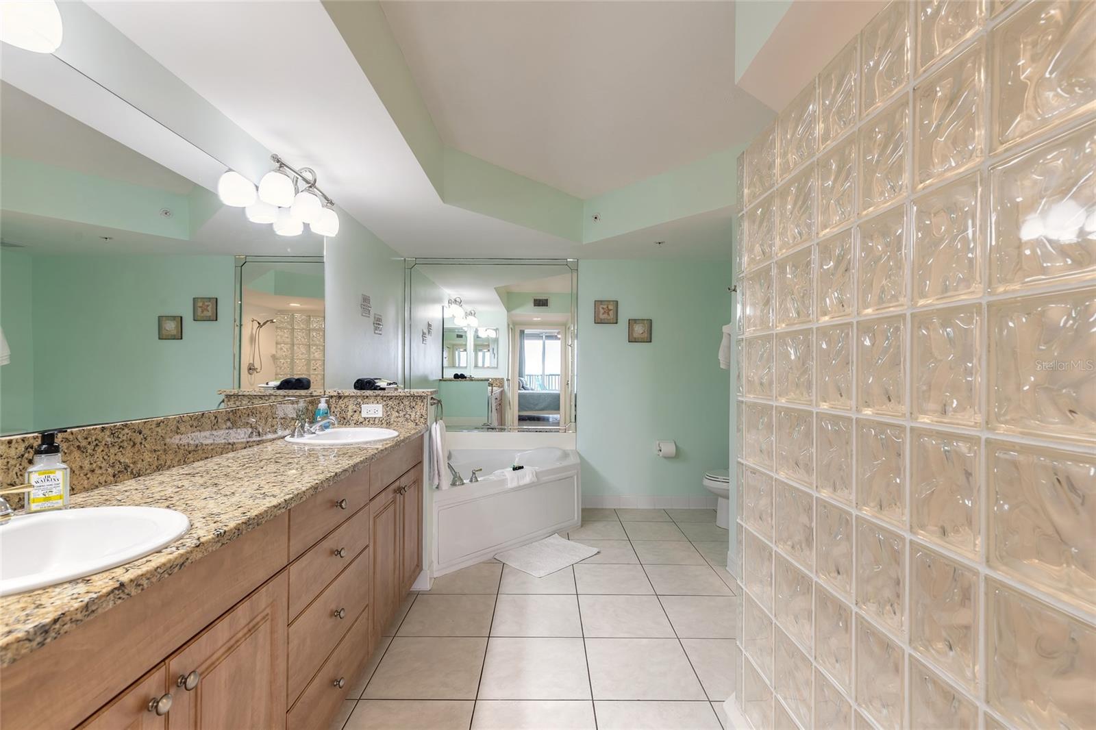 Image 31 of 47 For 3315 Atlantic Avenue 1106