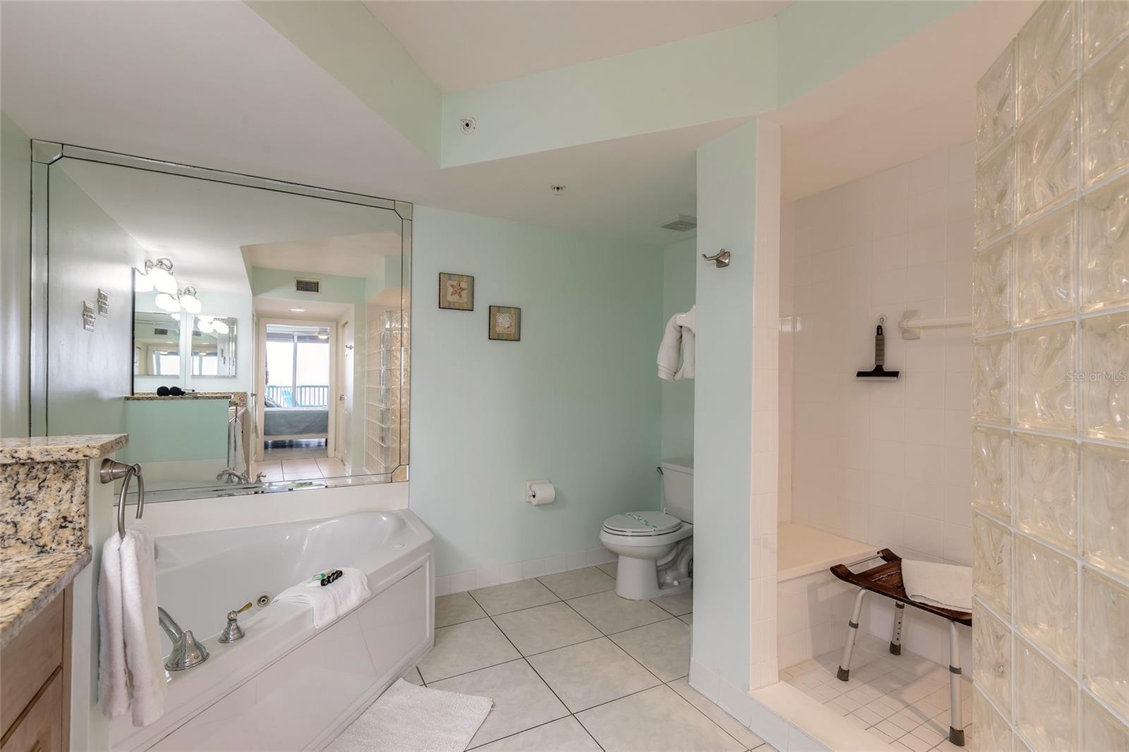 Image 32 of 47 For 3315 Atlantic Avenue 1106