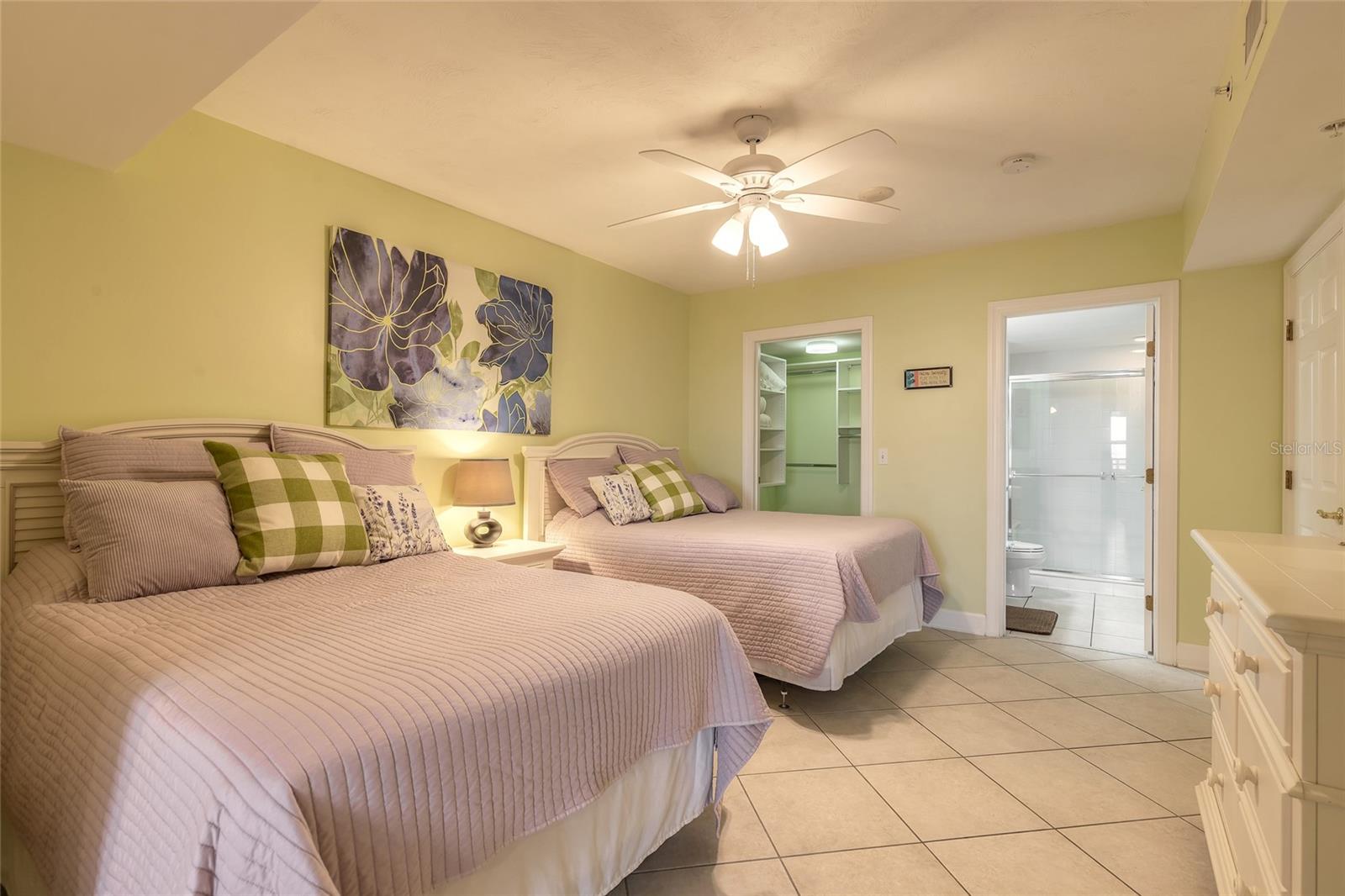 Image 9 of 47 For 3315 Atlantic Avenue 1106