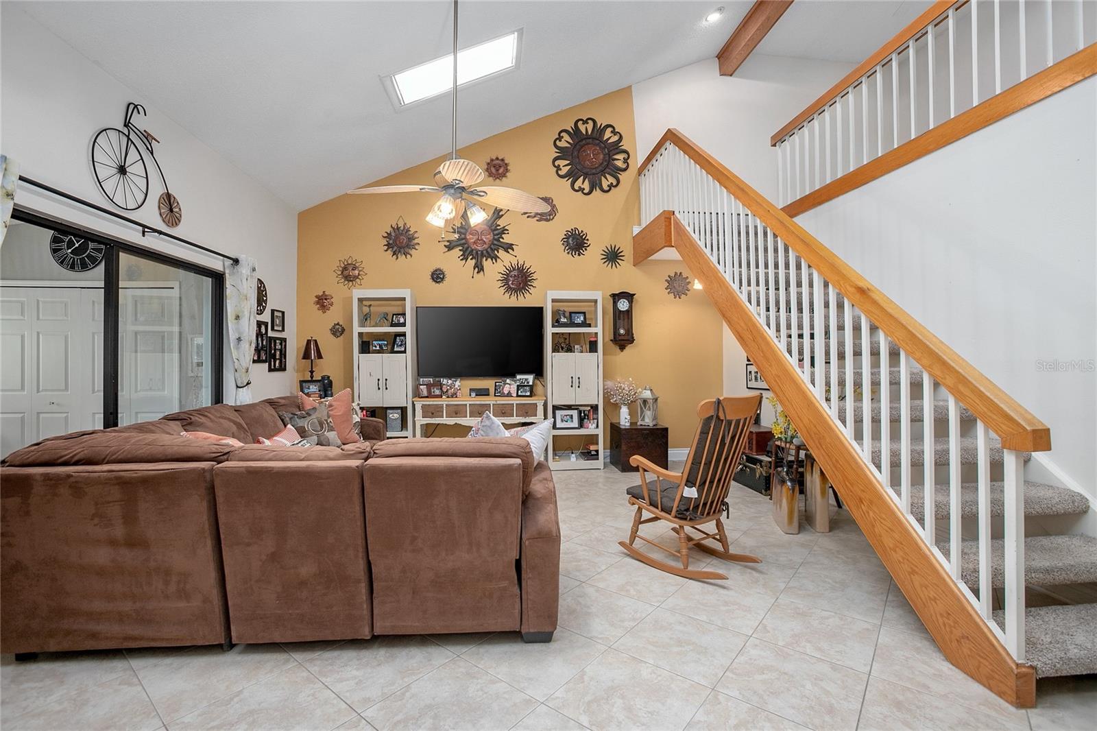 Image 13 of 59 For 955 Eastridge Drive 7p