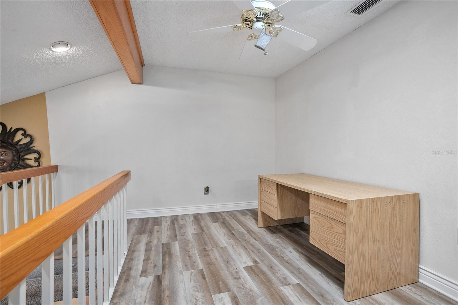 Image 25 of 59 For 955 Eastridge Drive 7p