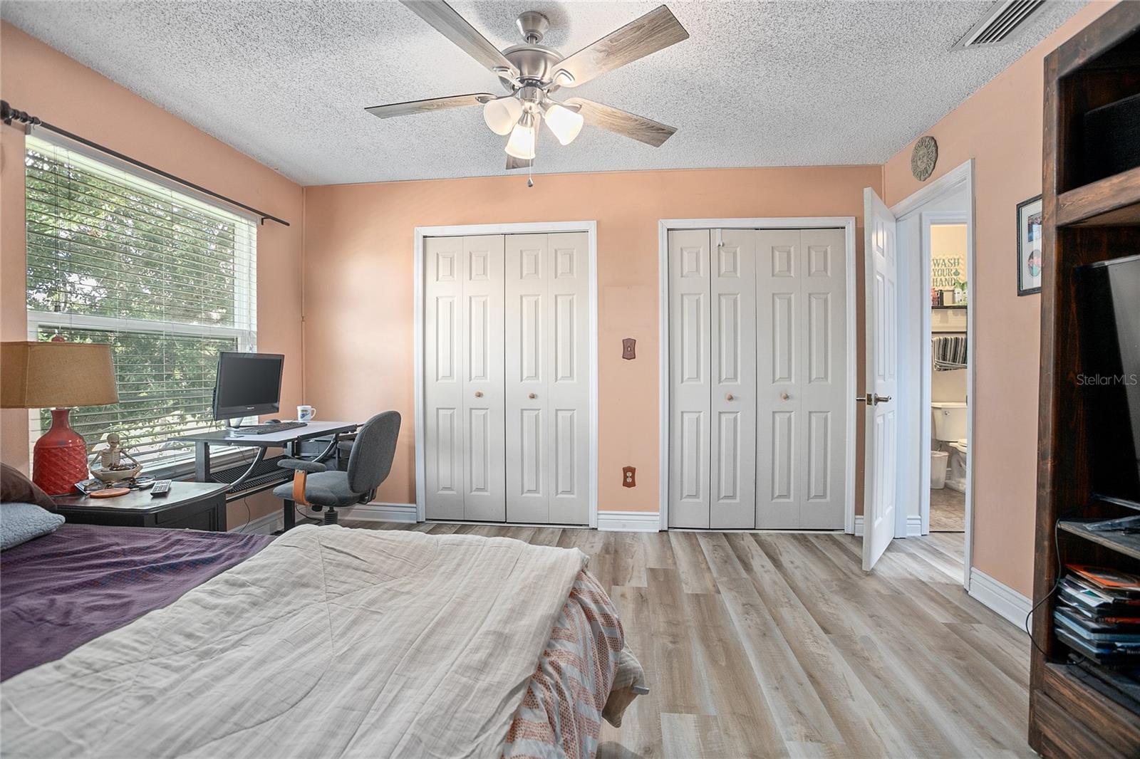 Image 28 of 59 For 955 Eastridge Drive 7p
