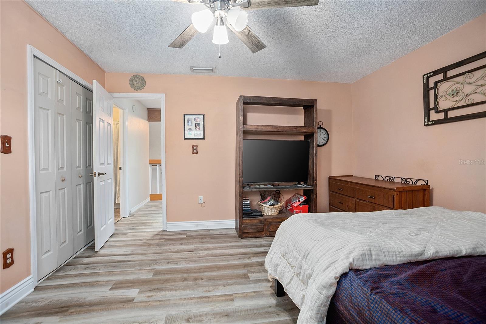 Image 30 of 59 For 955 Eastridge Drive 7p