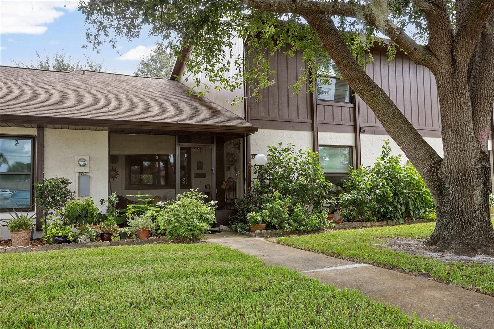 Image 34 of 59 For 955 Eastridge Drive 7p