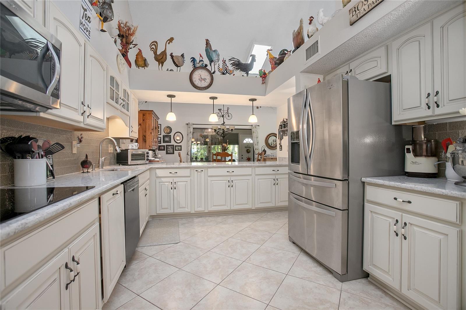Image 8 of 59 For 955 Eastridge Drive 7p