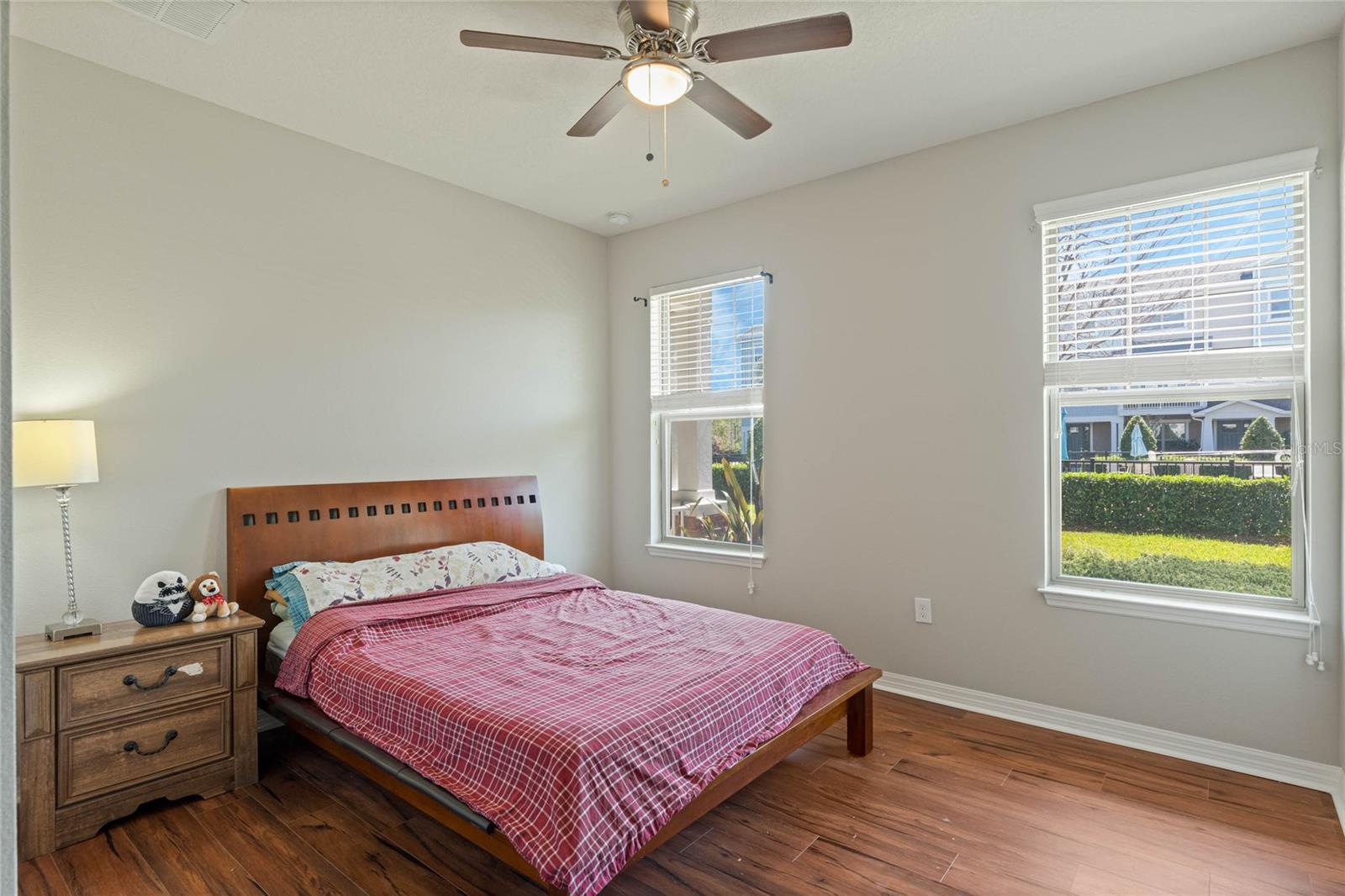 Image 14 of 41 For 471 Portico Court
