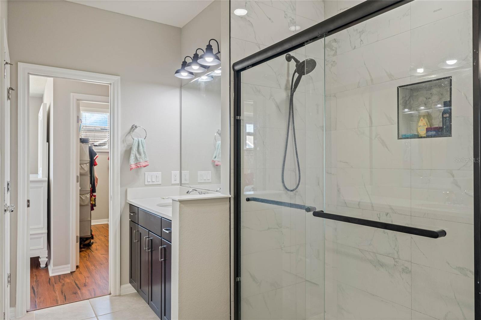 Image 19 of 41 For 471 Portico Court