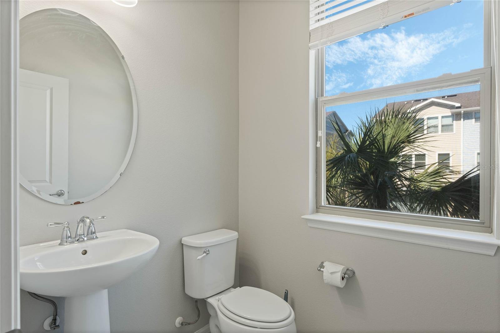 Image 25 of 41 For 471 Portico Court