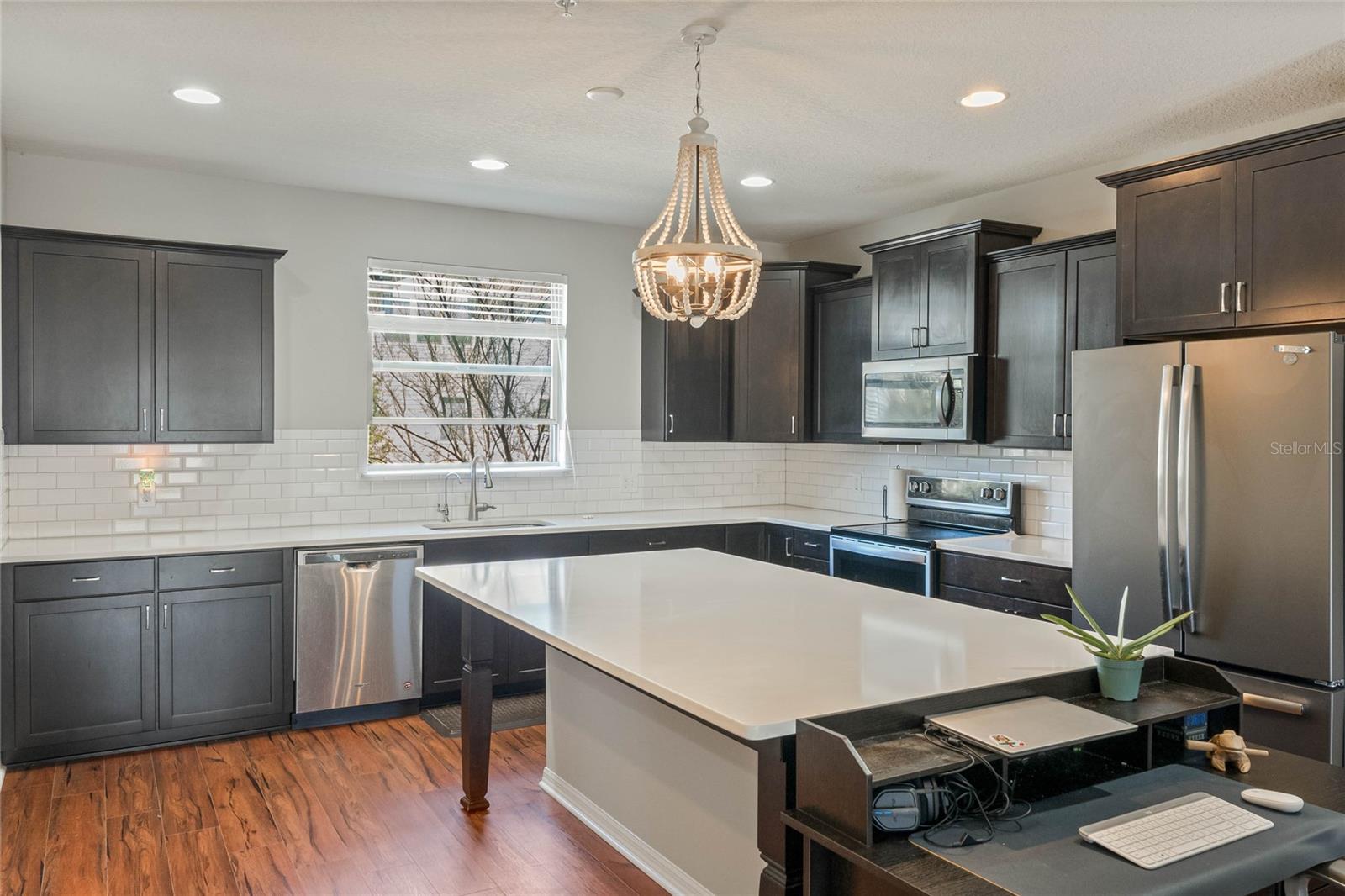 Image 8 of 41 For 471 Portico Court