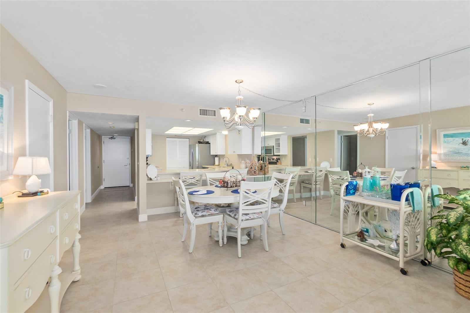 Image 10 of 51 For 2545 Atlantic Avenue 1005