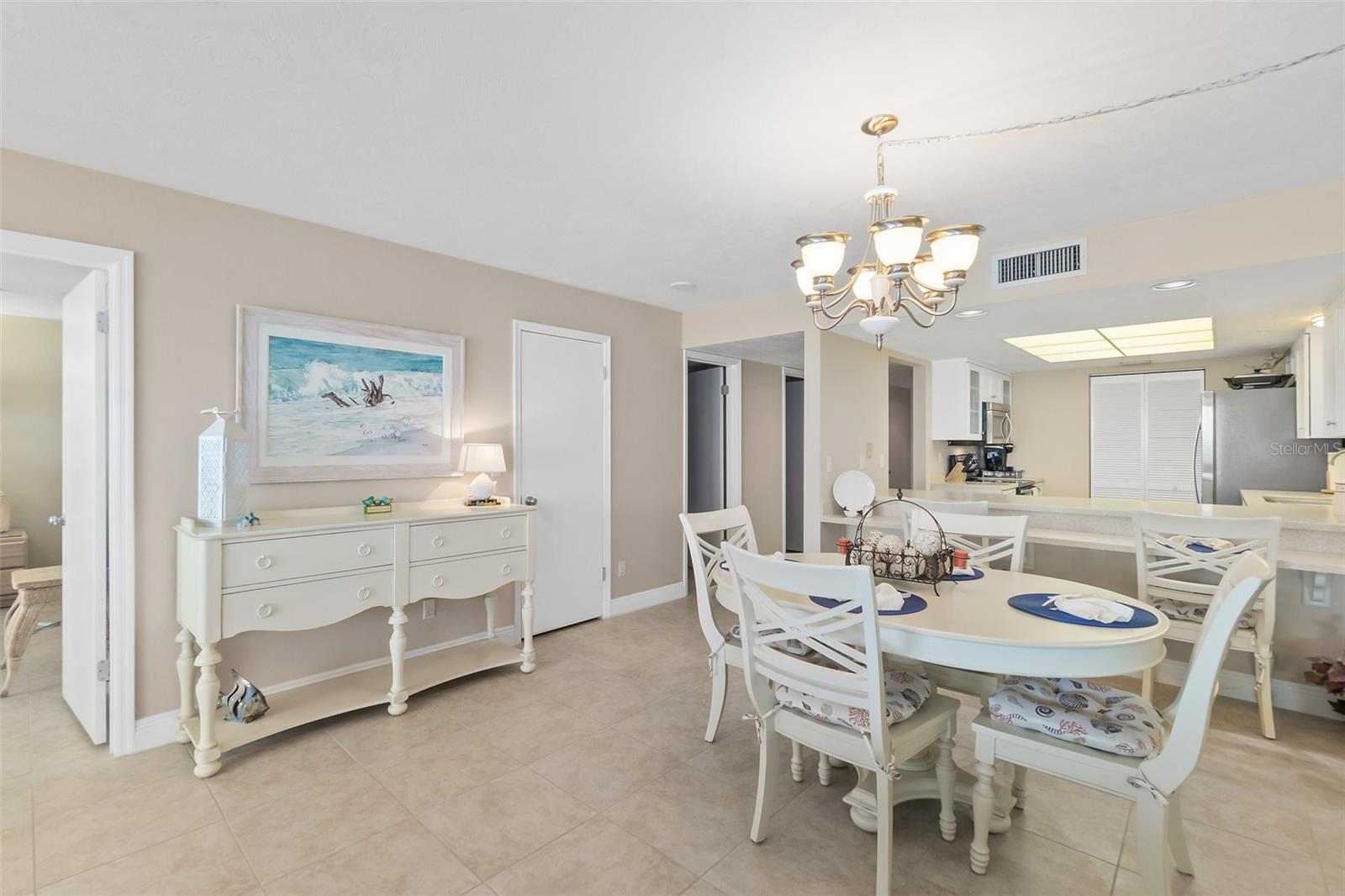 Image 11 of 51 For 2545 Atlantic Avenue 1005