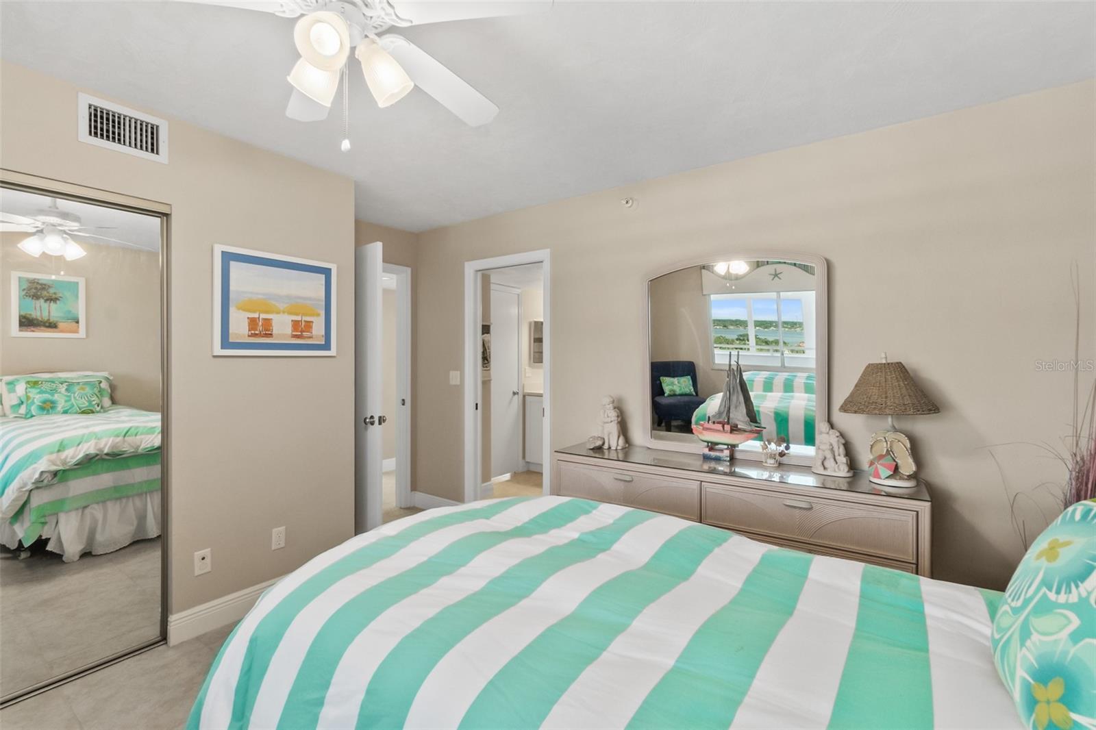 Image 31 of 51 For 2545 Atlantic Avenue 1005