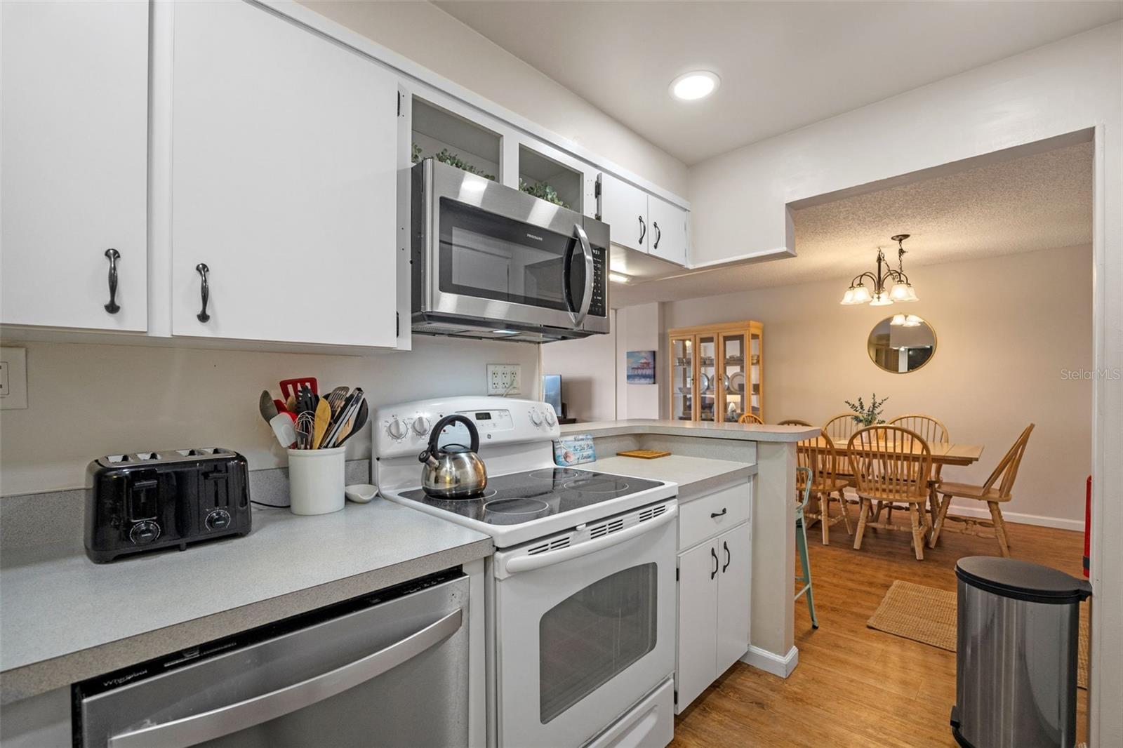 Image 11 of 53 For 1575 Ocean Shore Boulevard J050