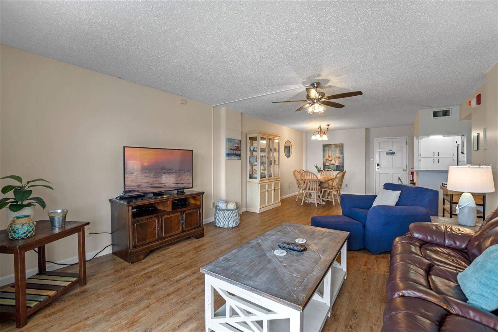 Image 17 of 53 For 1575 Ocean Shore Boulevard J050