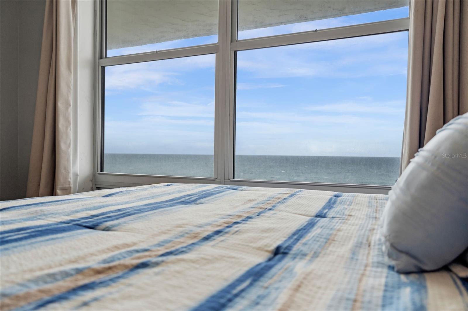 Image 22 of 53 For 1575 Ocean Shore Boulevard J050